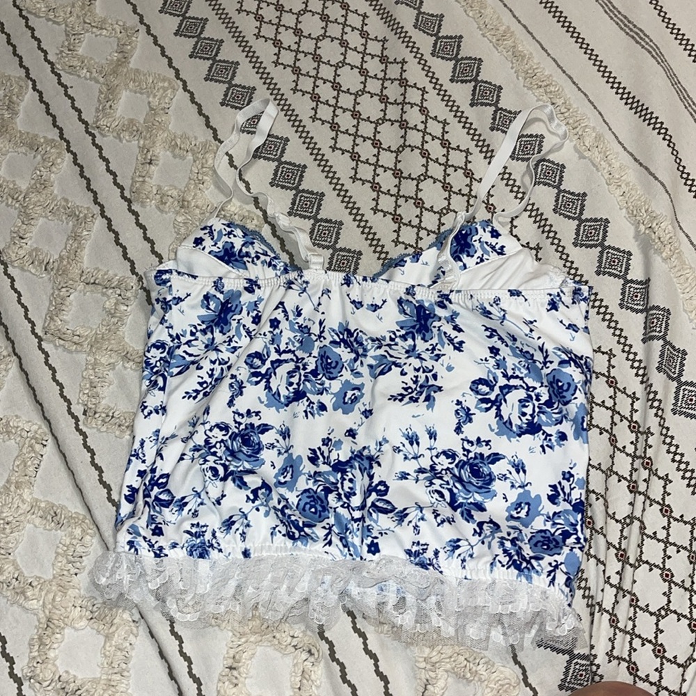 Women’s top - Picture 2 of 2
